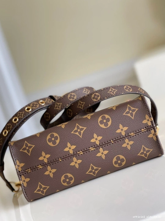 Official oldcobbler PETIT LOUIS SAC VUITTON PLAT 0821